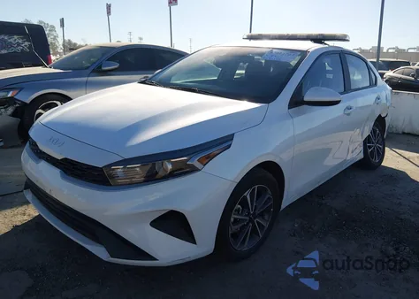 2024 Kia Forte Lxs z USA, uszkodzony, nr VIN 3KPF24AD8RE708577